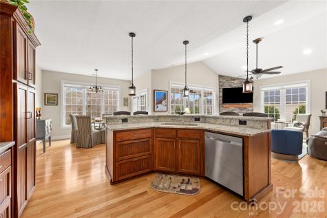 1123 King George Court Lenoir NC 28645