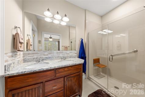 1123 King George Court Lenoir NC 28645
