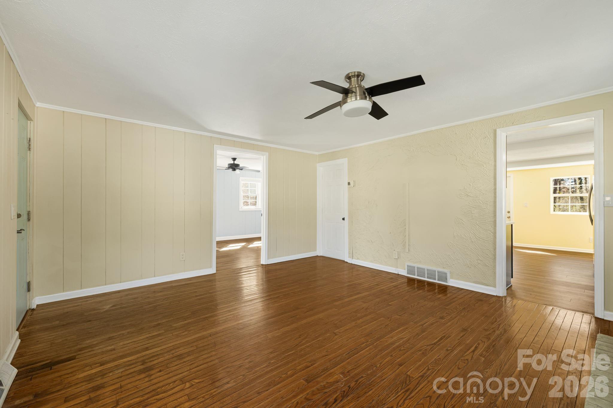 1015 Mountain View Street Hendersonville NC 28739