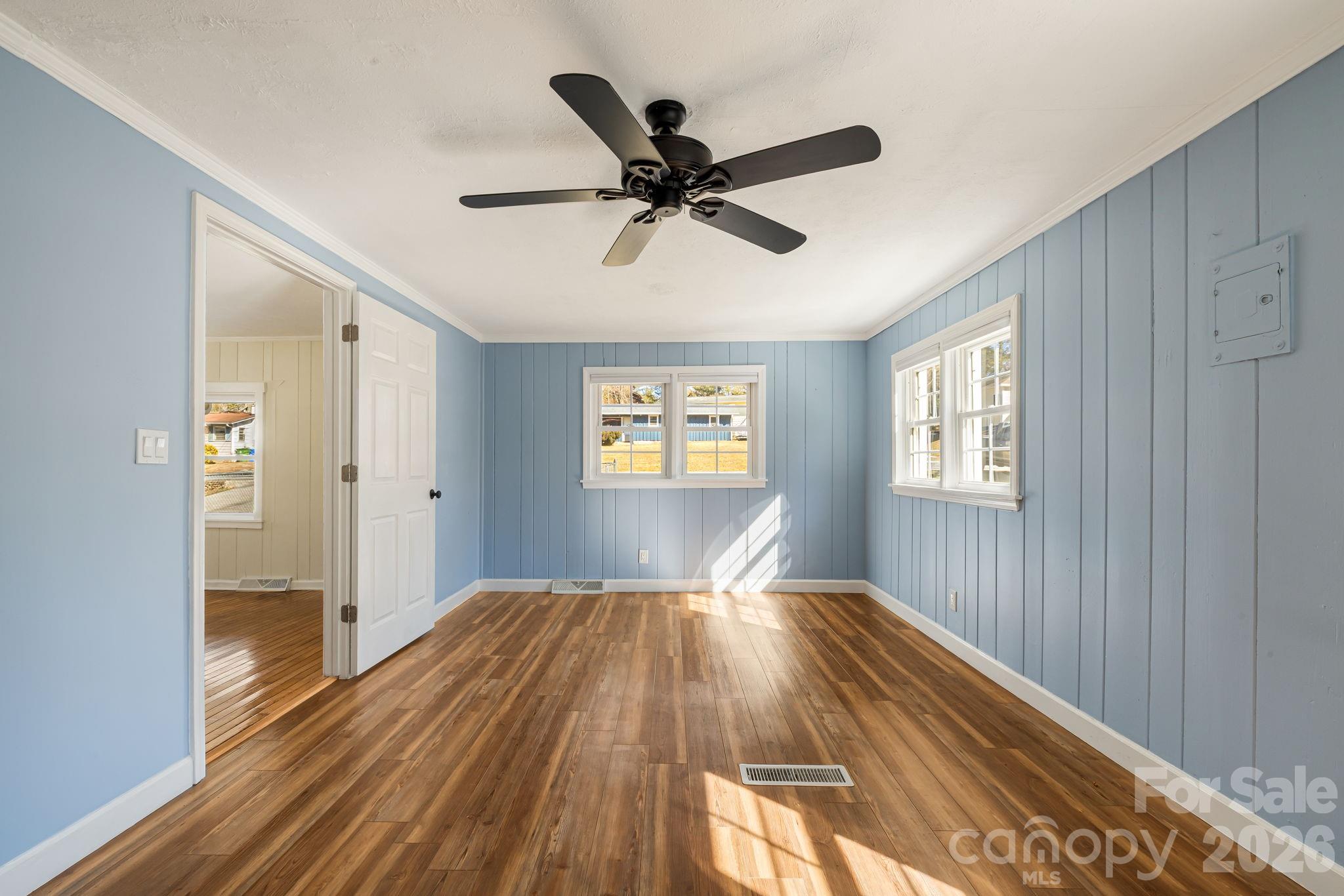 1015 Mountain View Street Hendersonville NC 28739