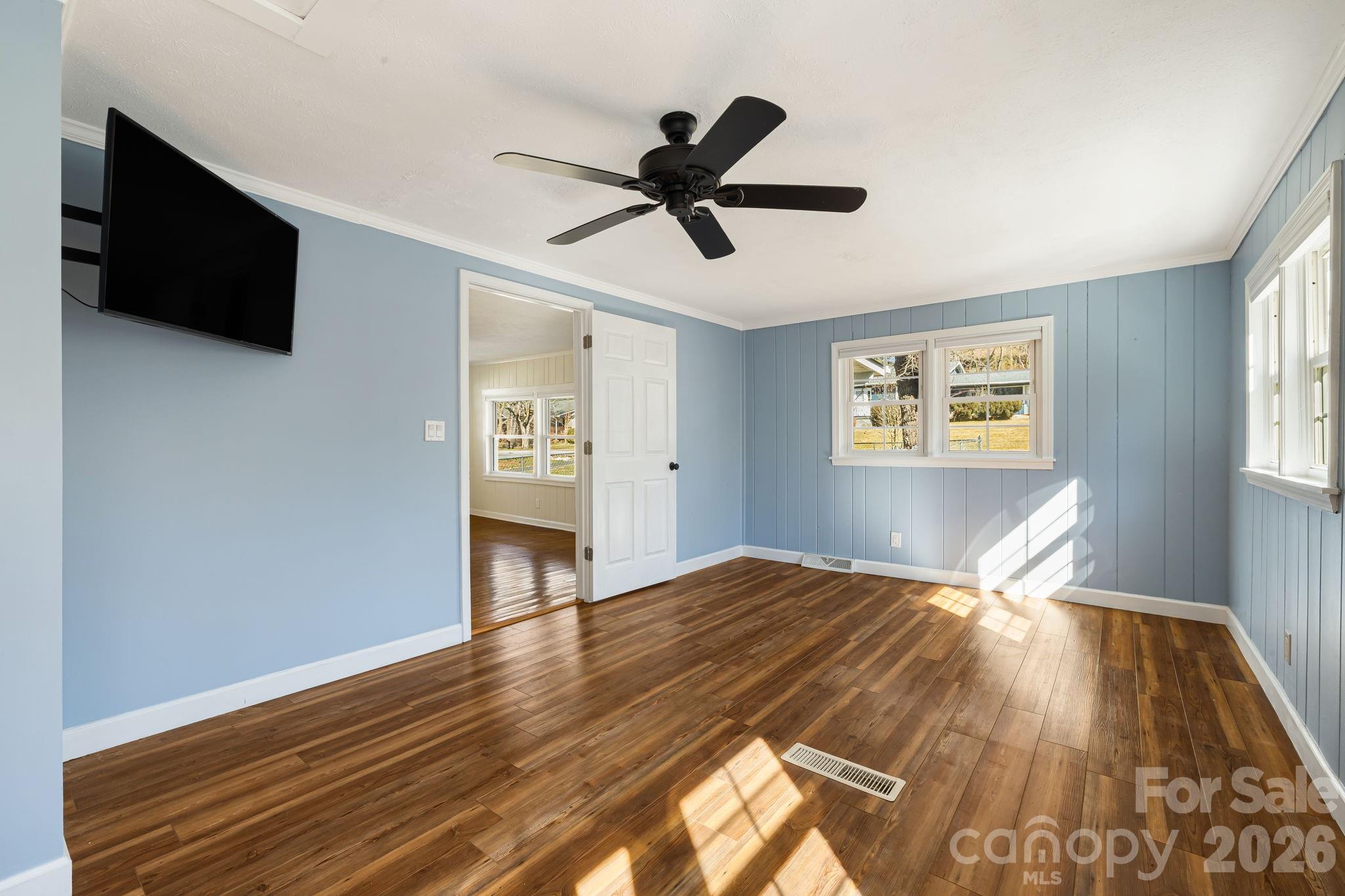 1015 Mountain View Street Hendersonville NC 28739