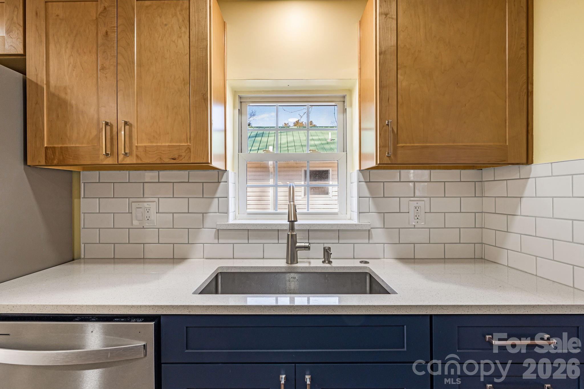1015 Mountain View Street Hendersonville NC 28739