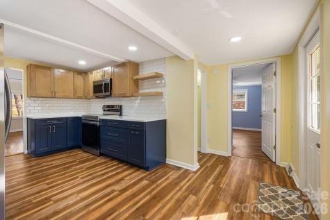 1015 Mountain View Street Hendersonville NC 28739