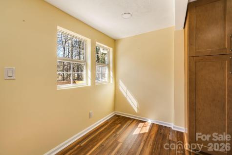 1015 Mountain View Street Hendersonville NC 28739