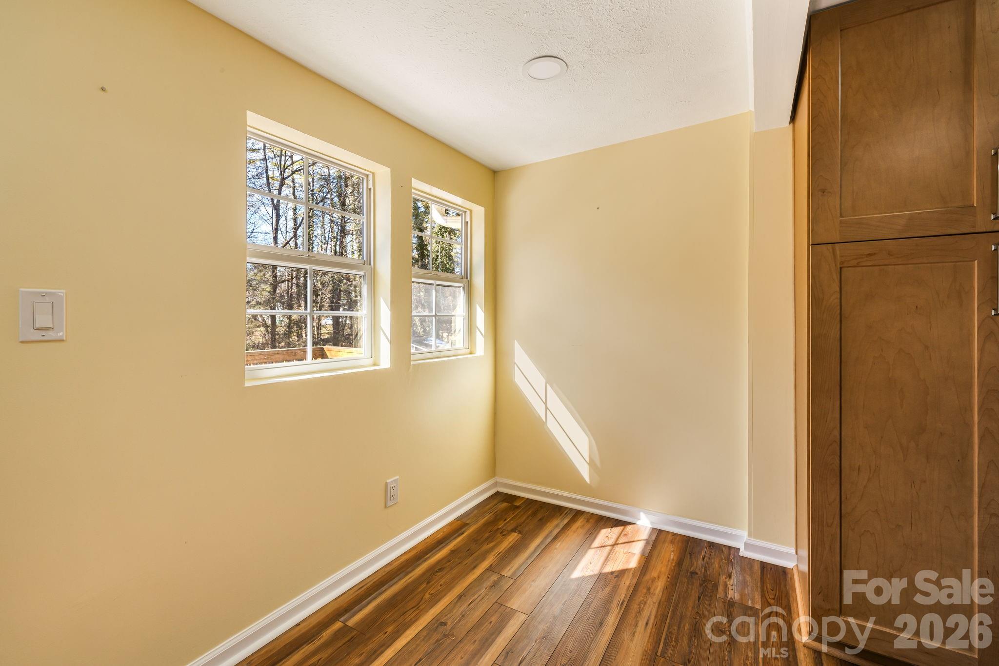 1015 Mountain View Street Hendersonville NC 28739