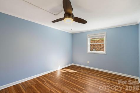 1015 Mountain View Street Hendersonville NC 28739