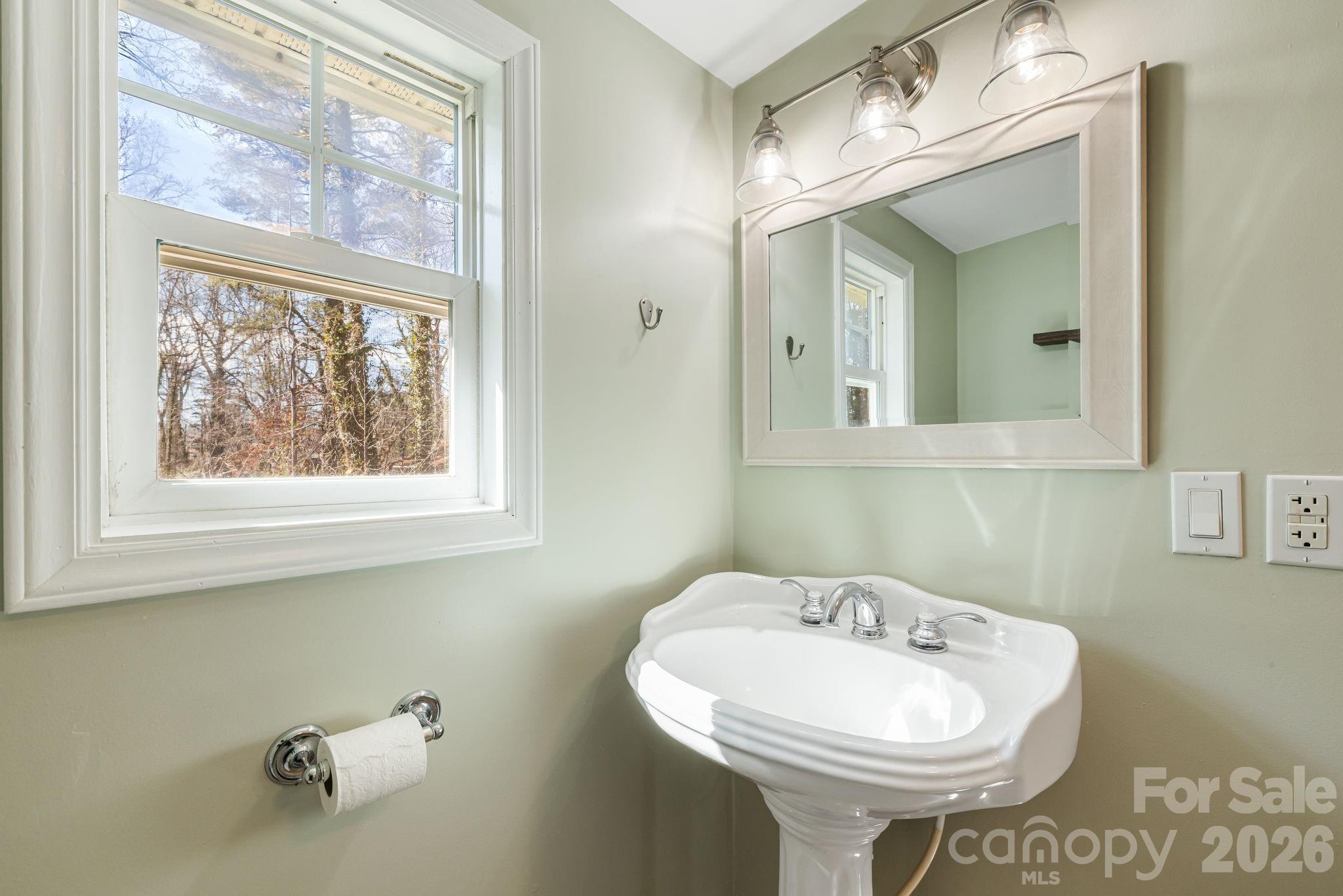 1015 Mountain View Street Hendersonville NC 28739
