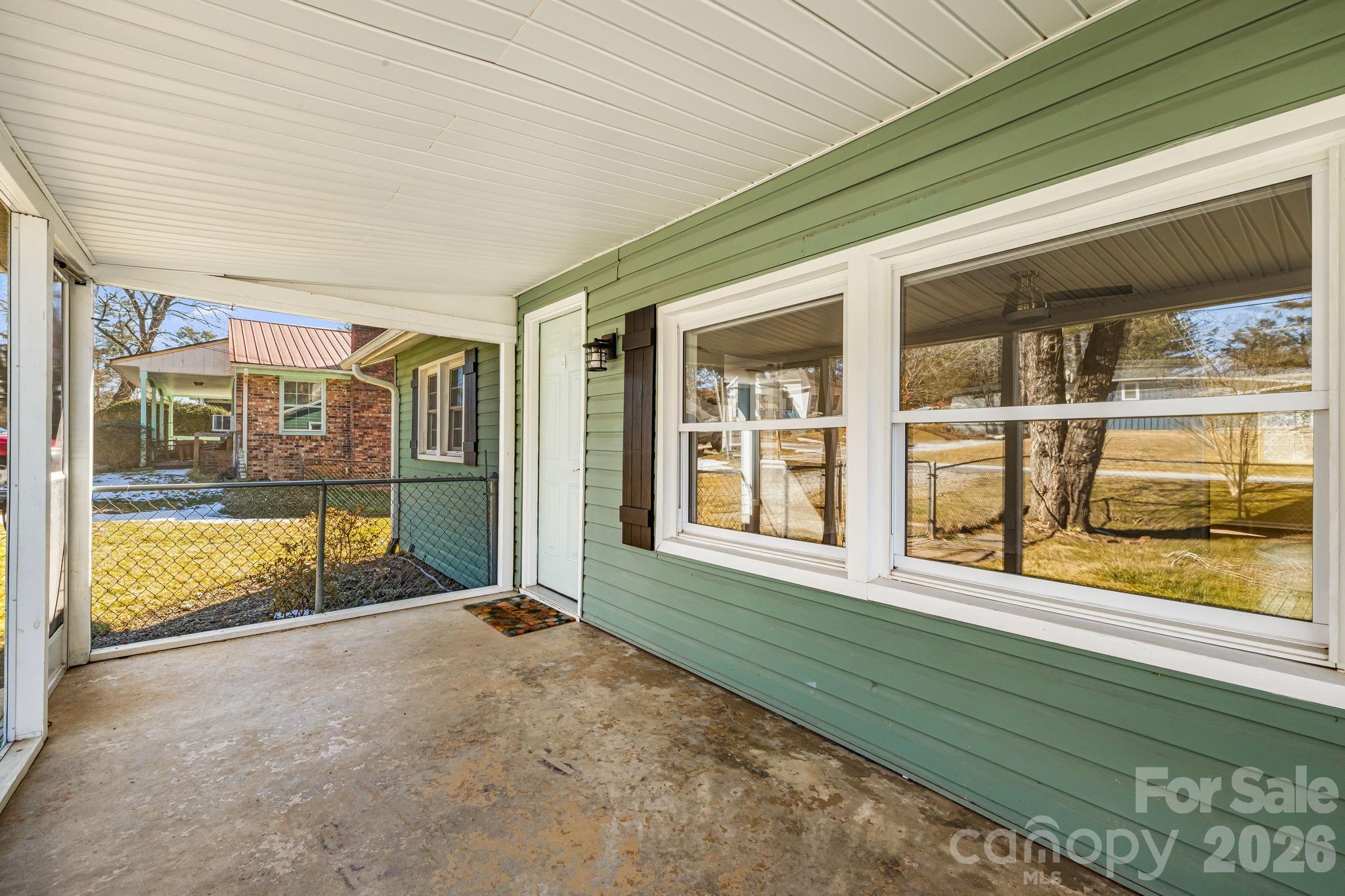 1015 Mountain View Street Hendersonville NC 28739
