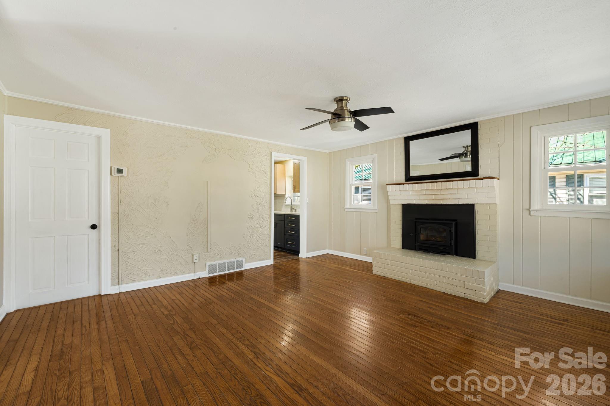 1015 Mountain View Street Hendersonville NC 28739
