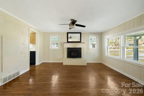 1015 Mountain View Street Hendersonville NC 28739