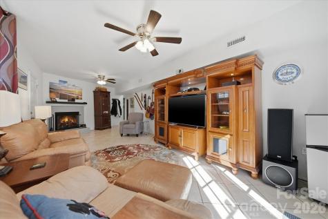 6719 Lakeview Terrace Hickory NC 28601