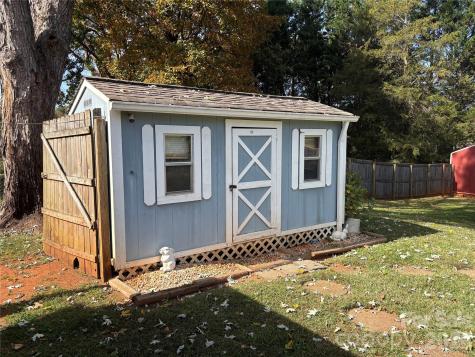 1954 Villa Drive Newton NC 28658