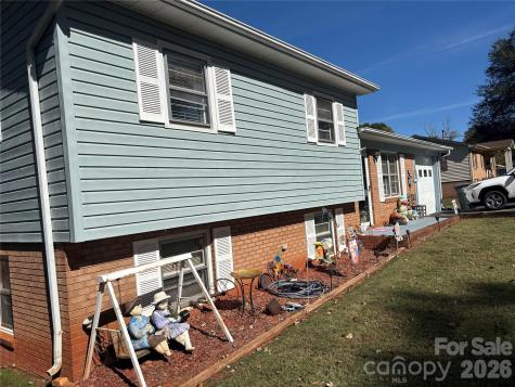 1954 Villa Drive Newton NC 28658