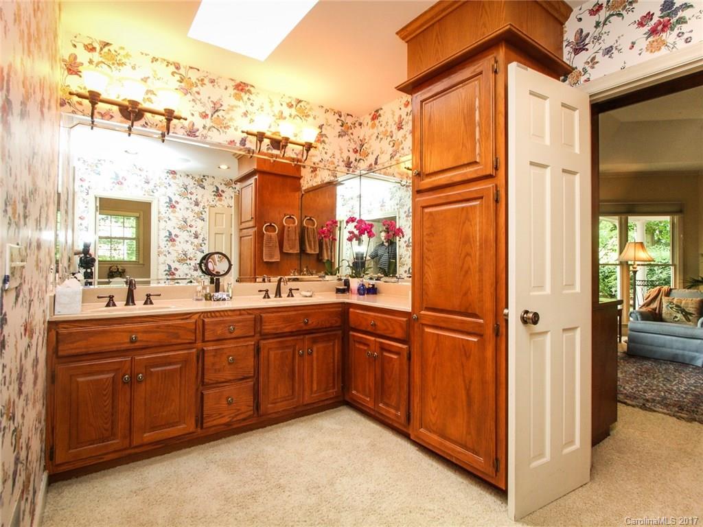 2122 Cloister Drive Charlotte NC 28211