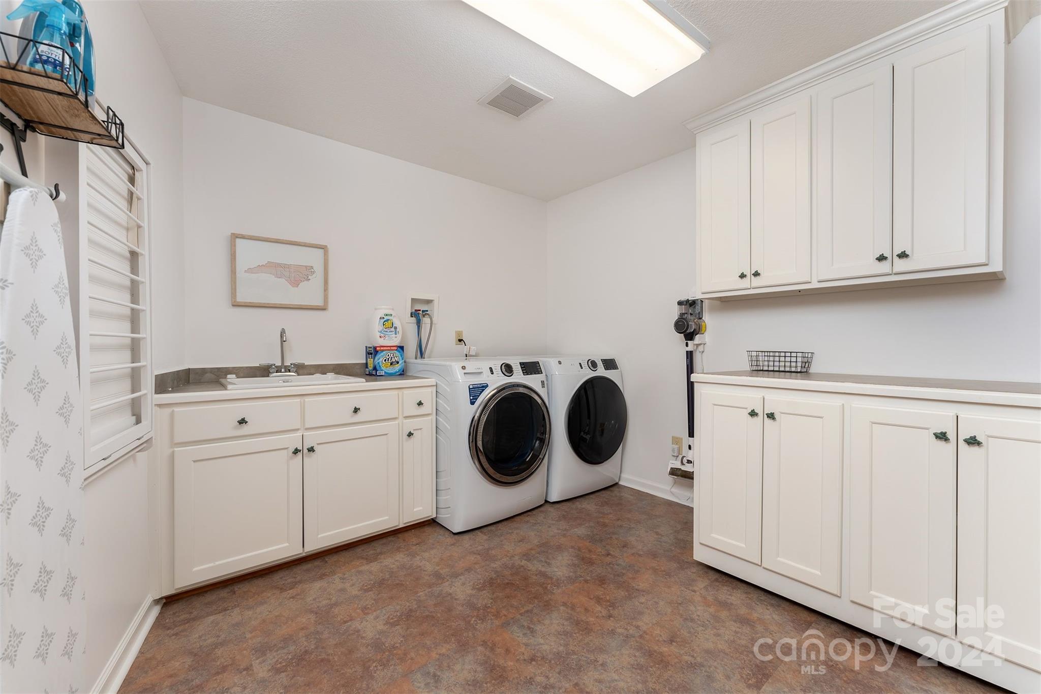 216 Woodland Circle Lake Lure NC 28746