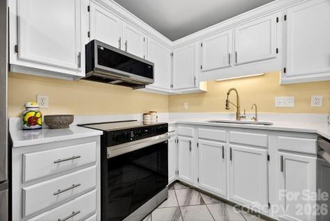 16 Spears Avenue Asheville NC 28801