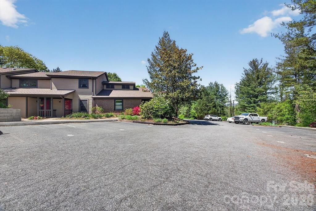 16 Spears Avenue Asheville NC 28801