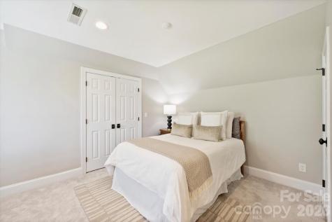 7010 Seton House Lane Charlotte NC 28277
