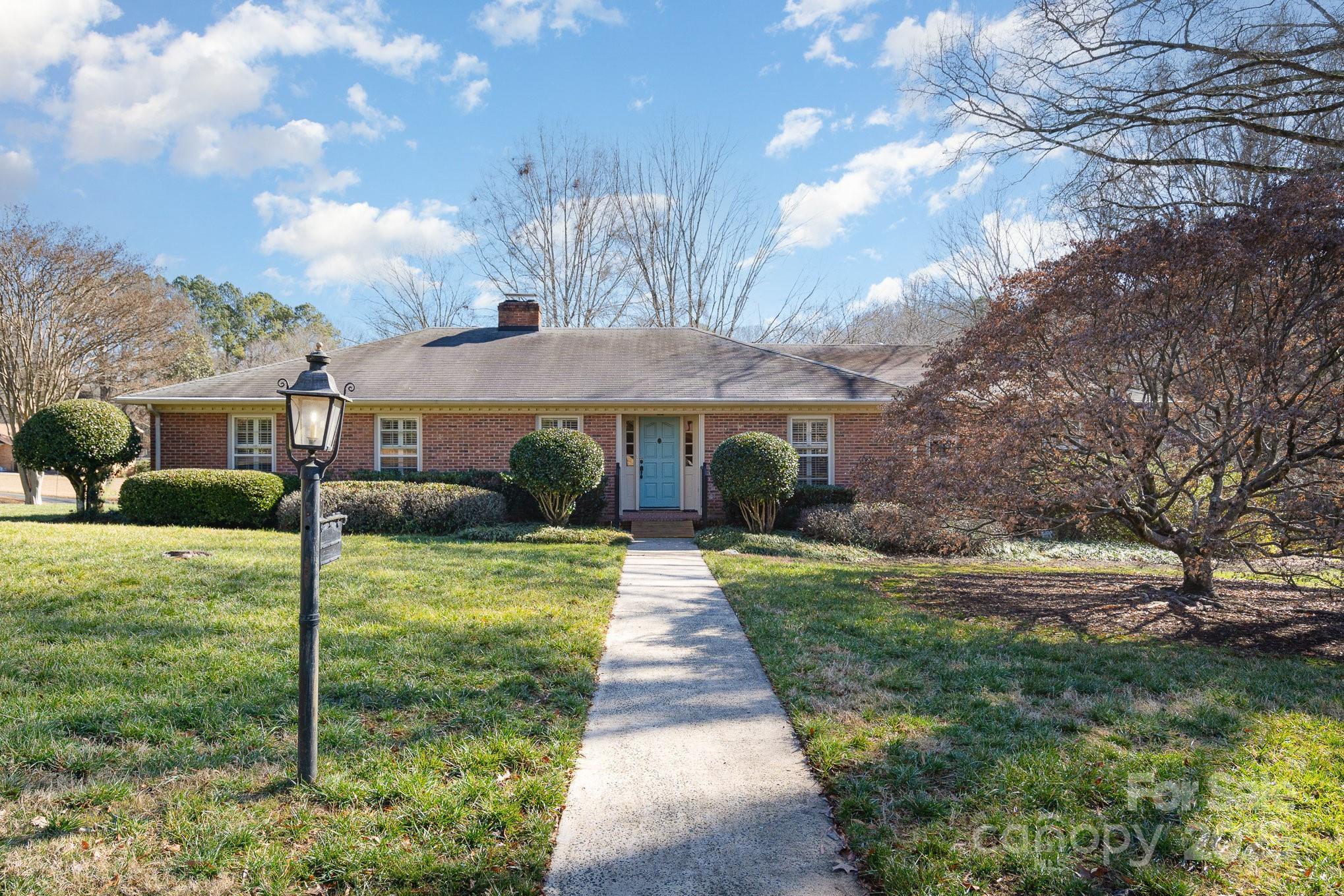 422 Roselawn Place Charlotte NC 28211