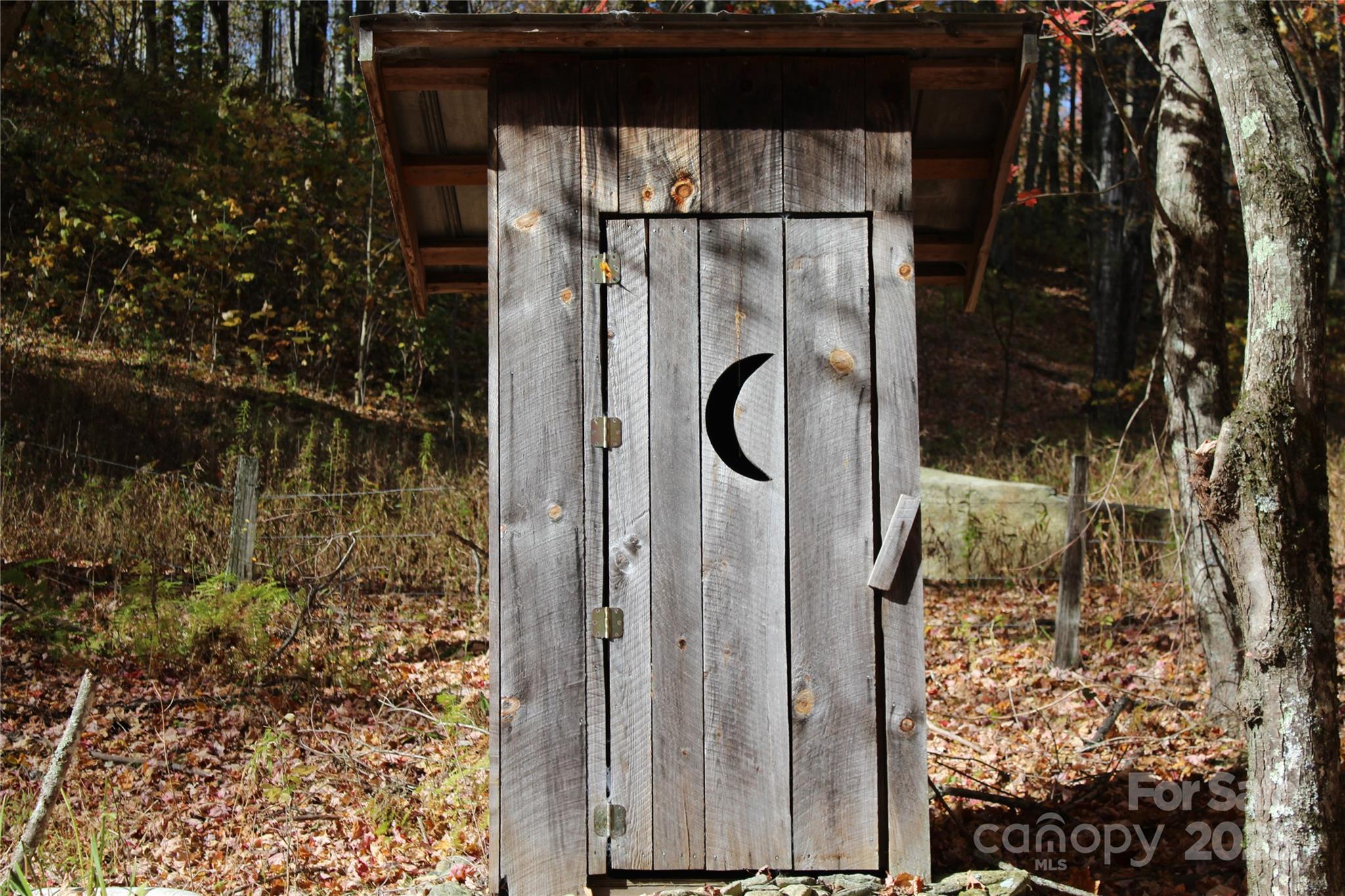 1571 Roaring Fork Road Burnsville NC 28714