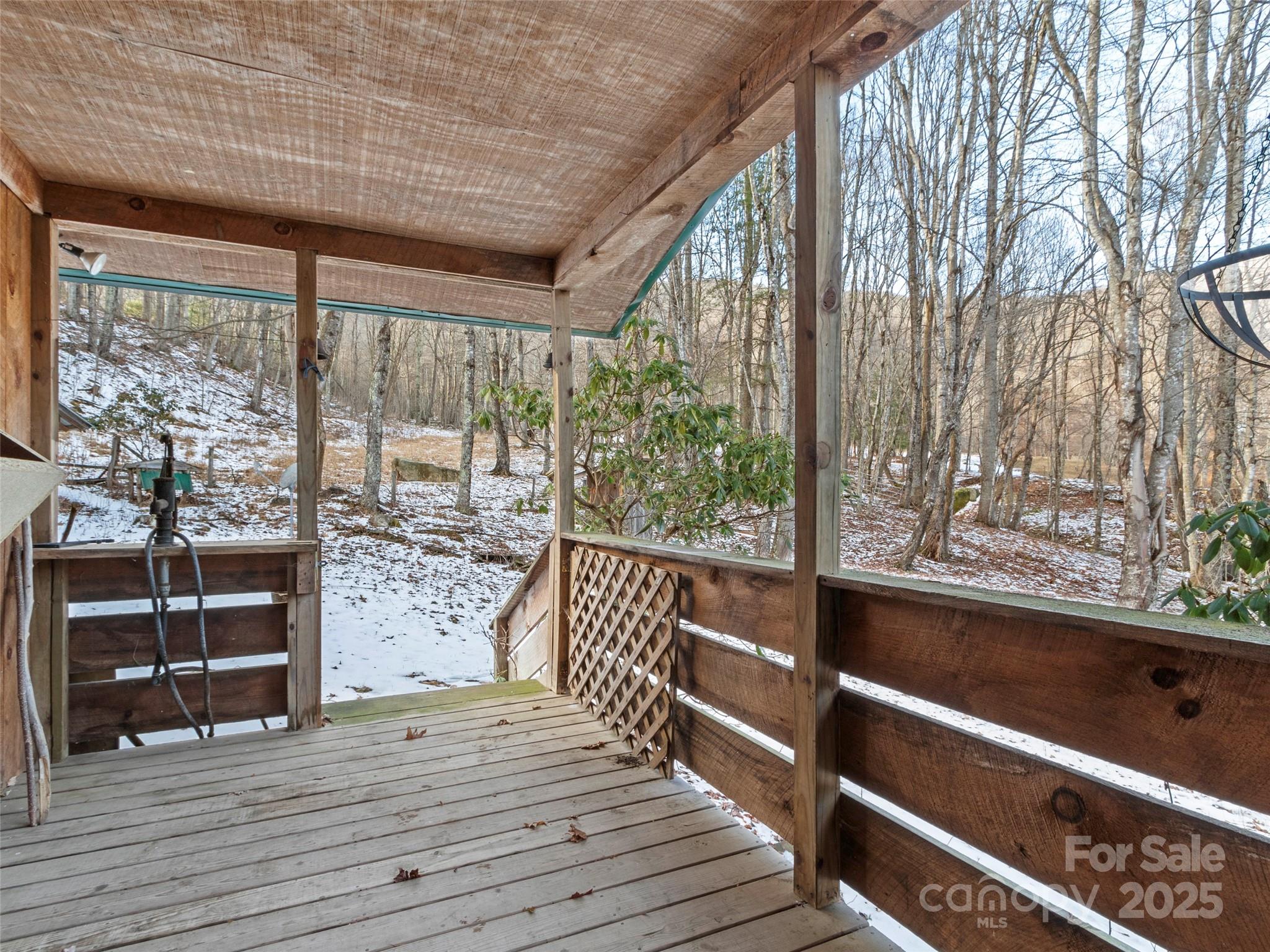 1571 Roaring Fork Road Burnsville NC 28714