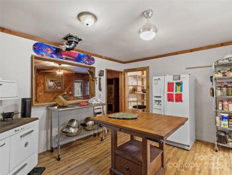1571 Roaring Fork Road Burnsville NC 28714