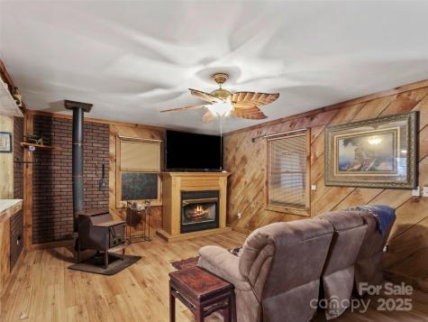 1571 Roaring Fork Road Burnsville NC 28714