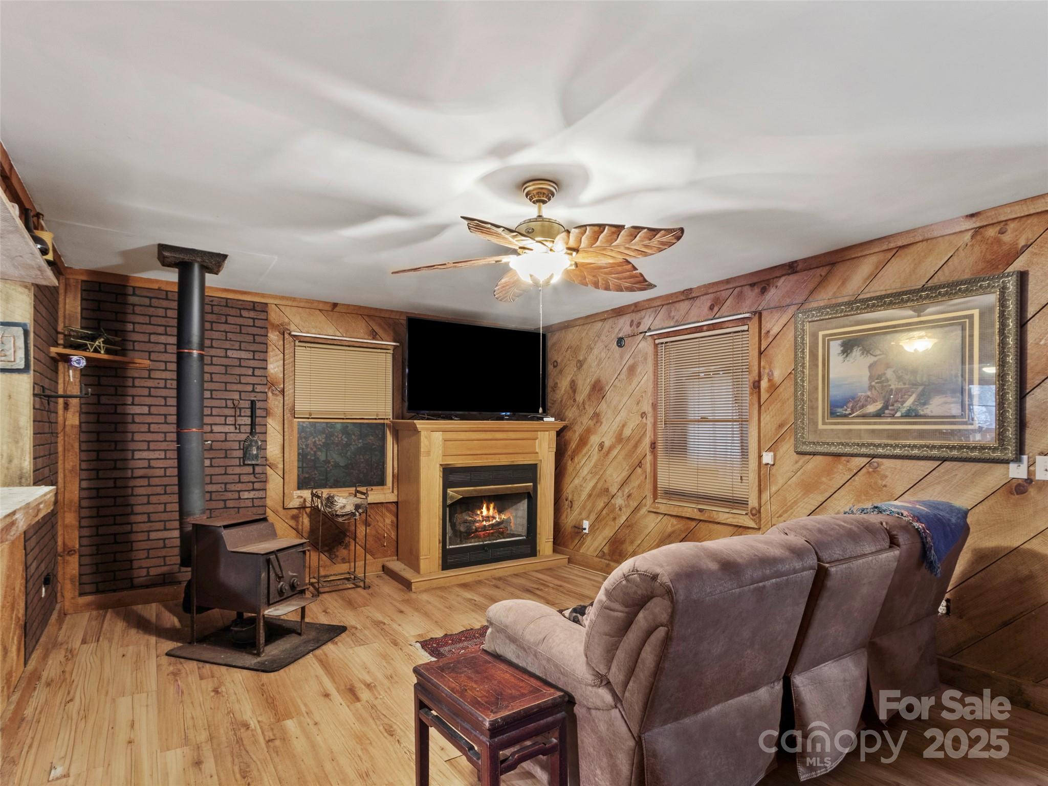 1571 Roaring Fork Road Burnsville NC 28714
