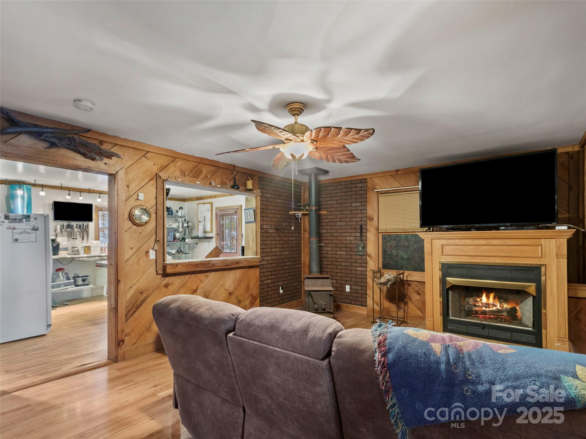 1571 Roaring Fork Road Burnsville NC 28714