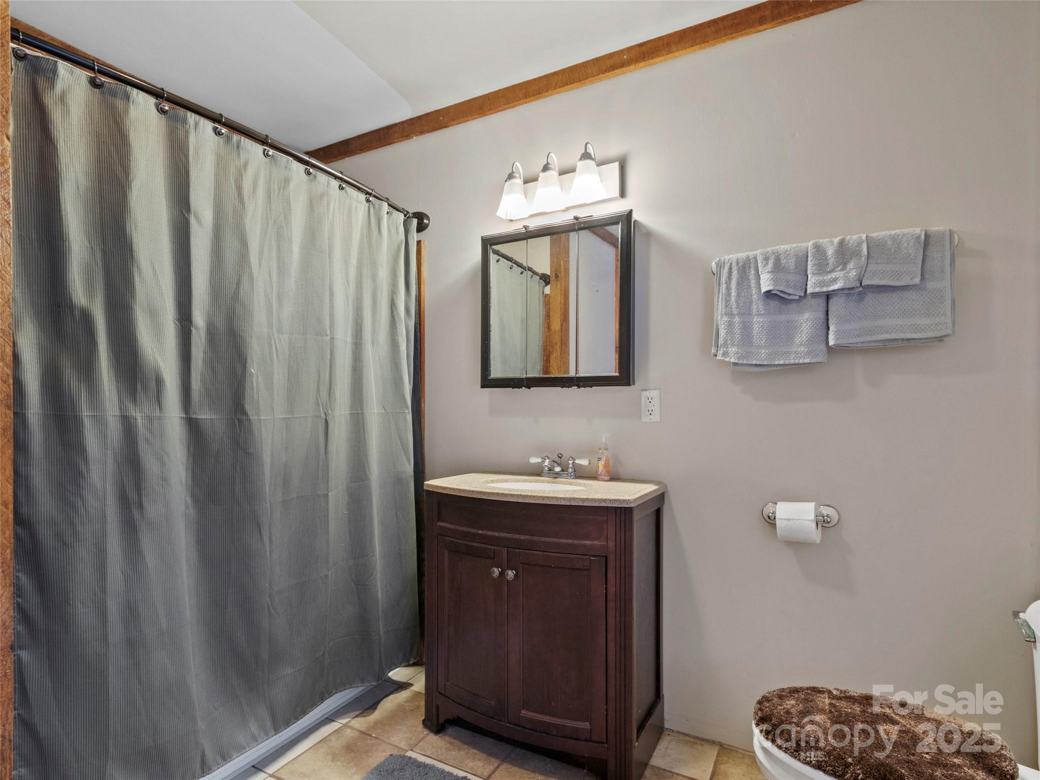 1571 Roaring Fork Road Burnsville NC 28714