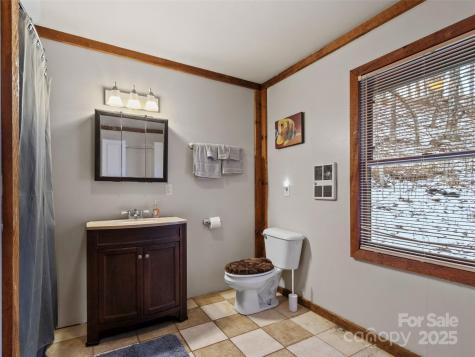 1571 Roaring Fork Road Burnsville NC 28714