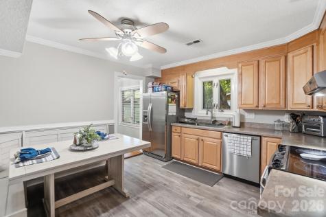 8616 Longbriar Drive Charlotte NC 28212