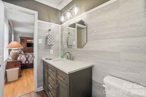 8616 Longbriar Drive Charlotte NC 28212