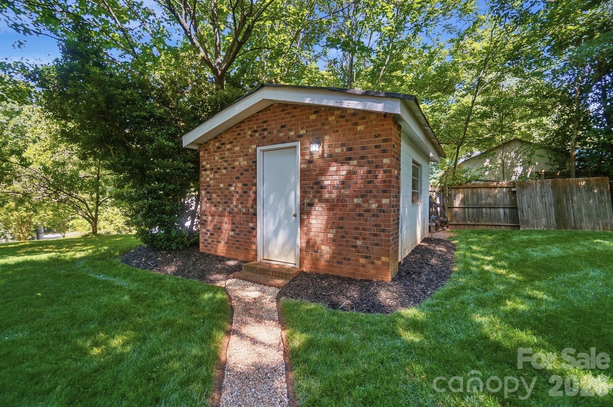 8616 Longbriar Drive Charlotte NC 28212