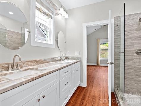 237 Leyland Circle Hendersonville NC 28792