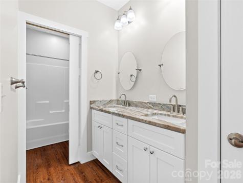 237 Leyland Circle Hendersonville NC 28792