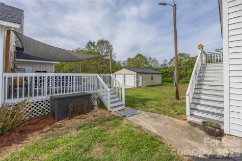 271 N Main Street Denton NC 27239