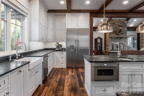 376 Wandering Trail Waynesville NC 28785
