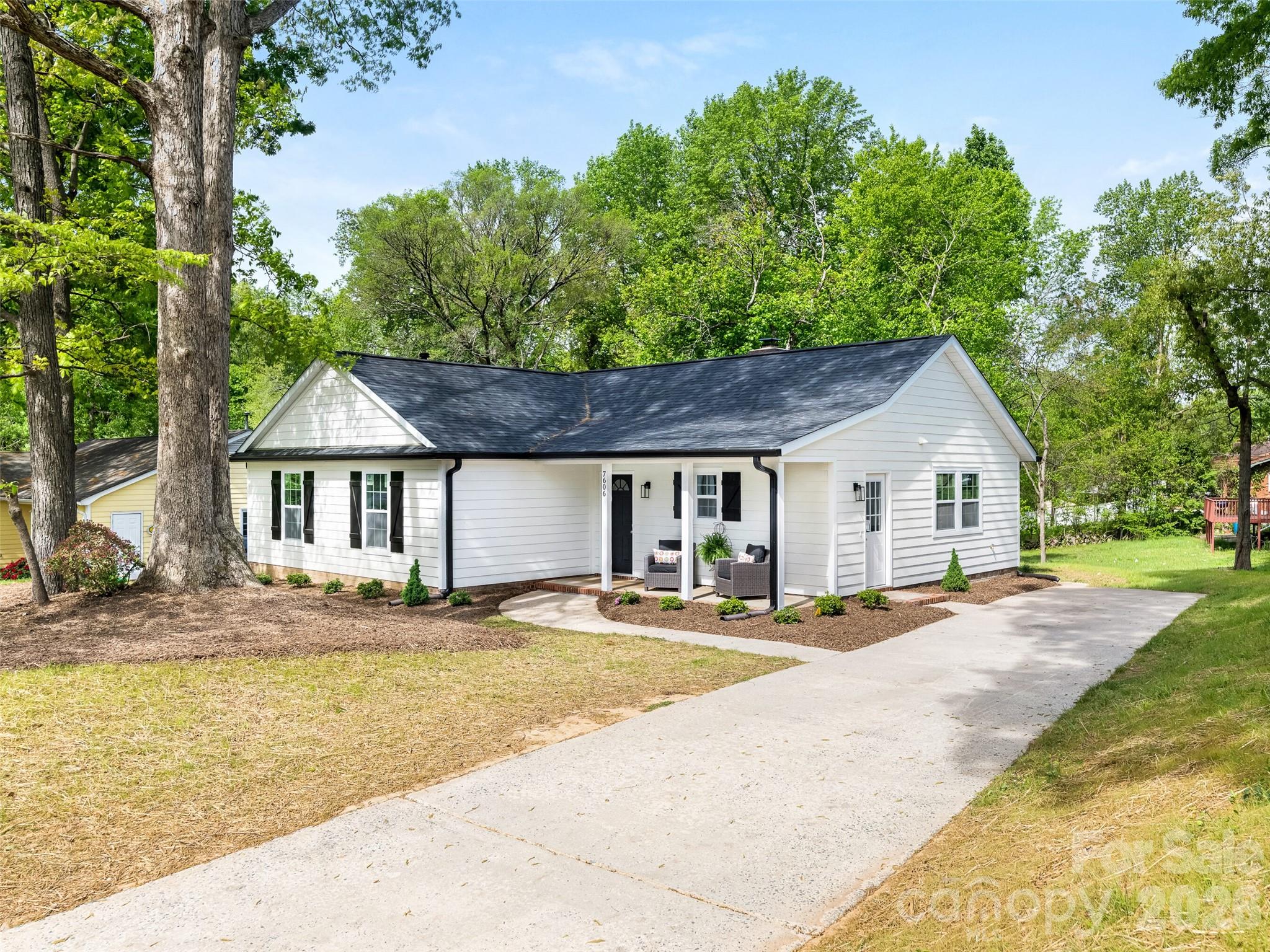 7606 Walnut Wood Drive Charlotte NC 28227