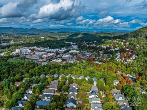 1513 Kentmere Lane Asheville NC 28803