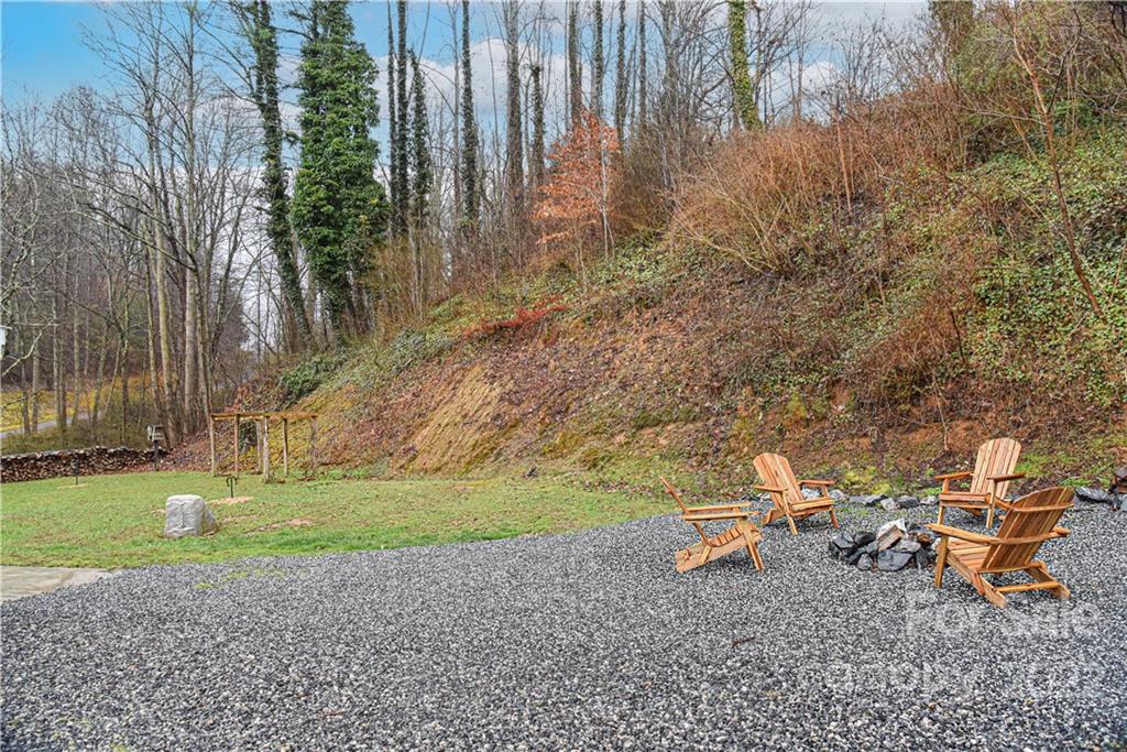8525 Us 25/70 Highway Marshall NC 28753