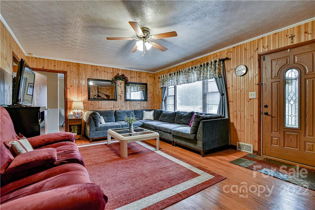 8525 Us 25/70 Highway Marshall NC 28753