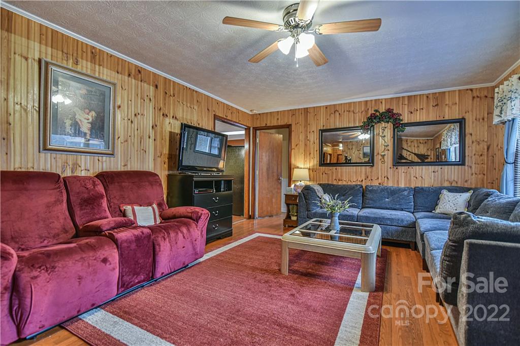 8525 Us 25/70 Highway Marshall NC 28753
