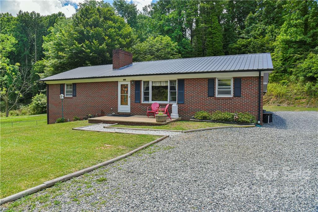 8525 Us 25/70 Highway Marshall NC 28753