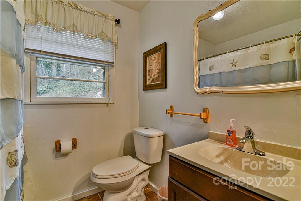 8525 Us 25/70 Highway Marshall NC 28753