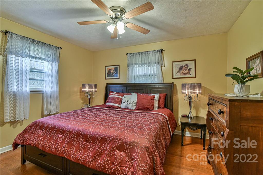 8525 Us 25/70 Highway Marshall NC 28753