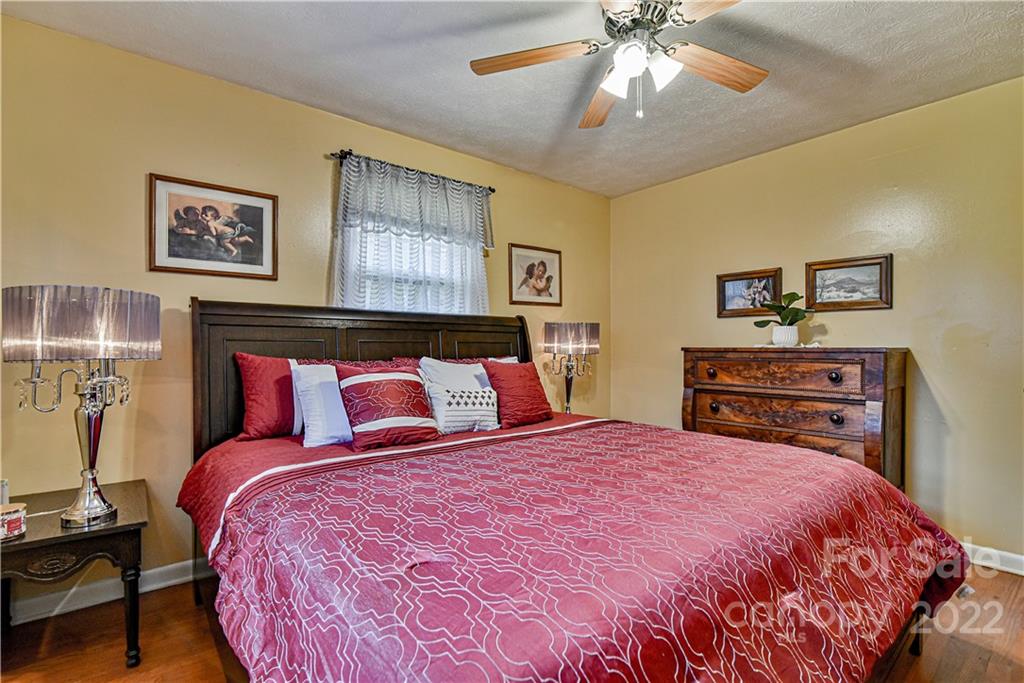 8525 Us 25/70 Highway Marshall NC 28753
