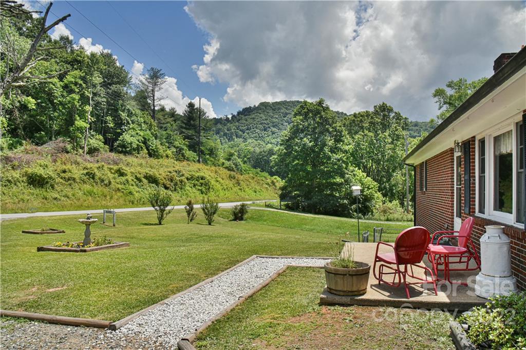 8525 Us 25/70 Highway Marshall NC 28753