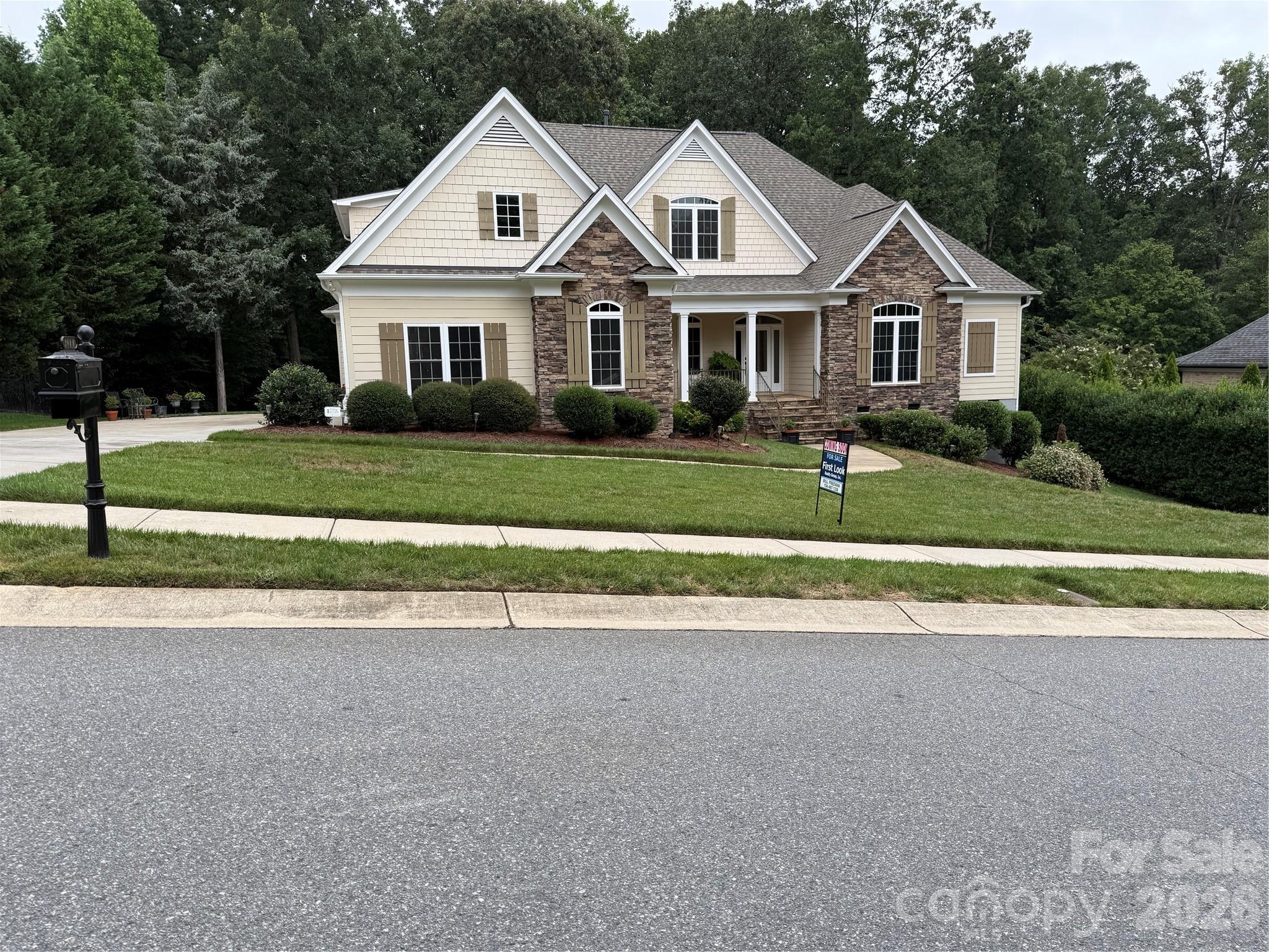 3848 Grovesner Street Harrisburg NC 28075