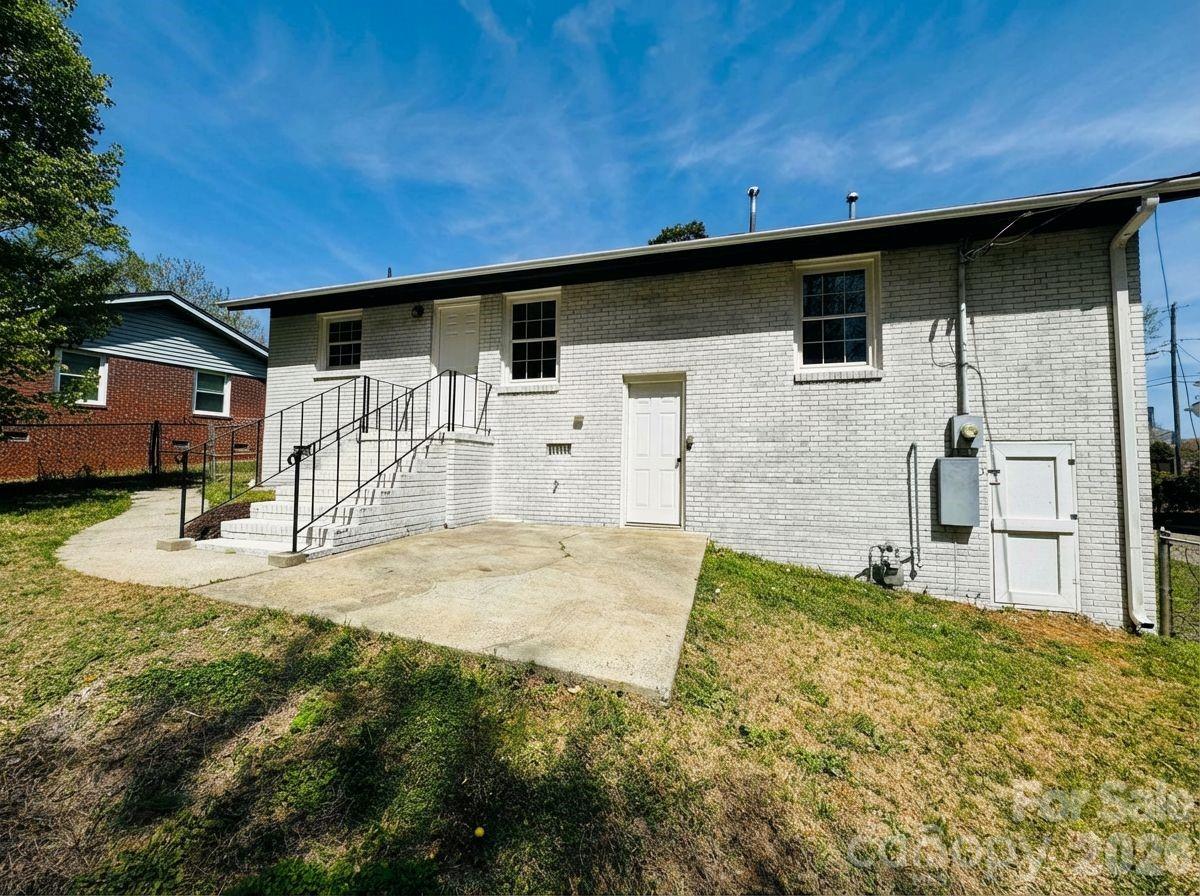 1423 Chelveston Drive Charlotte NC 28208